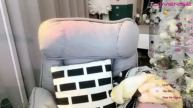 Snapshot of Monica-888 chatting on 02-25-25, 04:53 Monica-888 online show from 02-25-25, 04:53