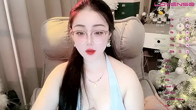 Snapshot of Monica-888 chatting on 03-08-25, 11:28 Monica-888 online show from 03-08-25, 11:28