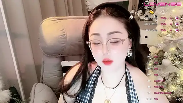 Snapshot of Monica-888 chatting on 03-09-25, 04:33 Monica-888 online show from 03-09-25, 04:33
