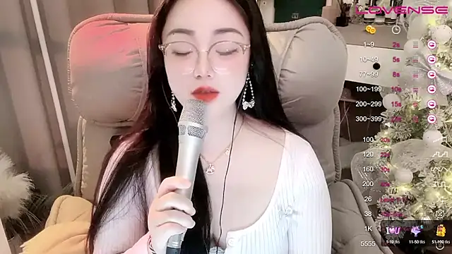 Snapshot of Monica-888 chatting on 03-16-25, 12:01 Monica-888 online show from 03-16-25, 12:01