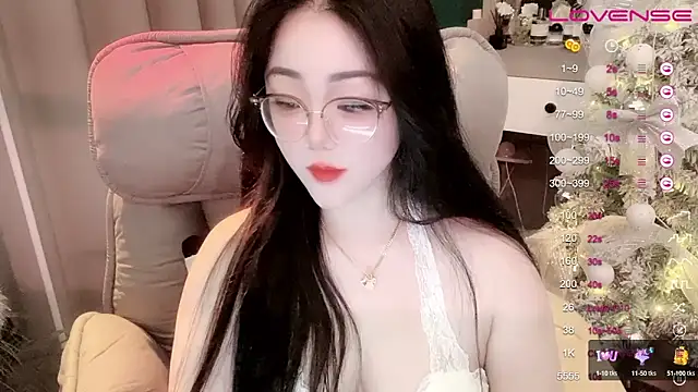 Snapshot of Monica-888 chatting on 03-18-25, 08:59 Monica-888 online show from 03-18-25, 08:59