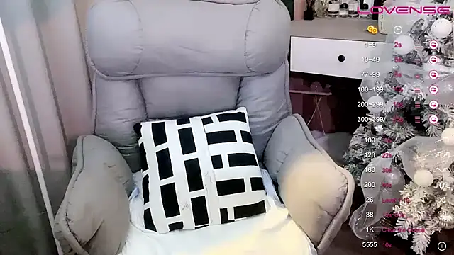 Snapshot of Monica-888 chatting on 03-22-25, 09:31 Monica-888 online show from 03-22-25, 09:31