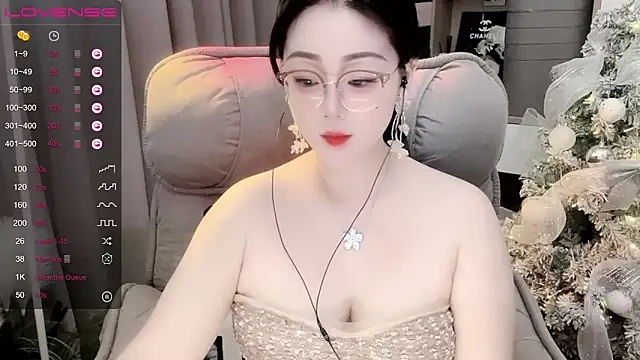 Snapshot of Monica-888 chatting on 09-18-25, 06:10 Monica-888 online show from 09-18-25, 06:10