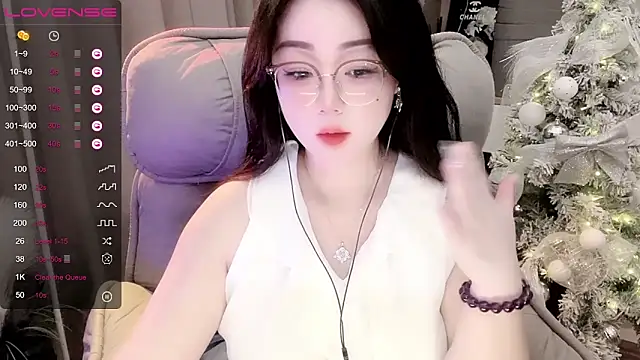 Snapshot of Monica-888 chatting on 09-26-25, 02:43 Monica-888 online show from 09-26-25, 02:43