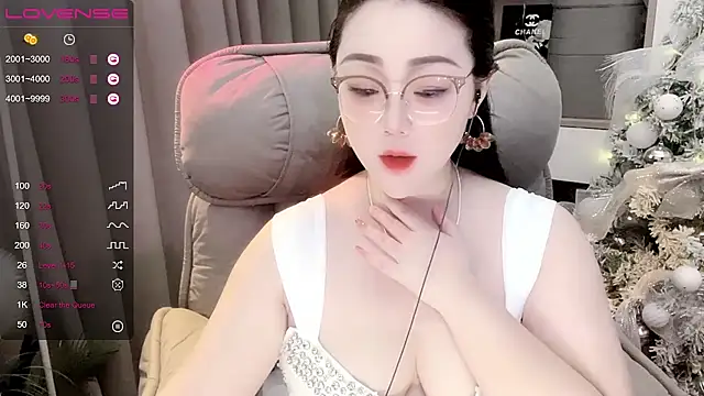 Snapshot of Monica-888 chatting on 10-04-25, 07:01 Monica-888 online show from 10-04-25, 07:01