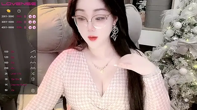 Snapshot of Monica-888 chatting on 10-10-25, 07:18 Monica-888 online show from 10-10-25, 07:18