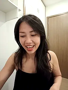 Snapshot of Sugar2k5 chatting on 12-18-24, 01:56 Sugar2k5 online show from 12-18-24, 01:56