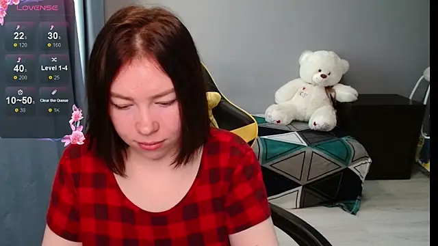 Snapshot of Emily_Amorre chatting on 09-09-25, 02:11 Emily Amorre online show from 09-09-25, 02:11
