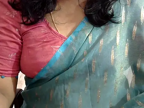 Snapshot of Vennela-1-Telugu chatting on 11-15-25, 06:22 Vennela-1-Telugu online show from 11-15-25, 06:22