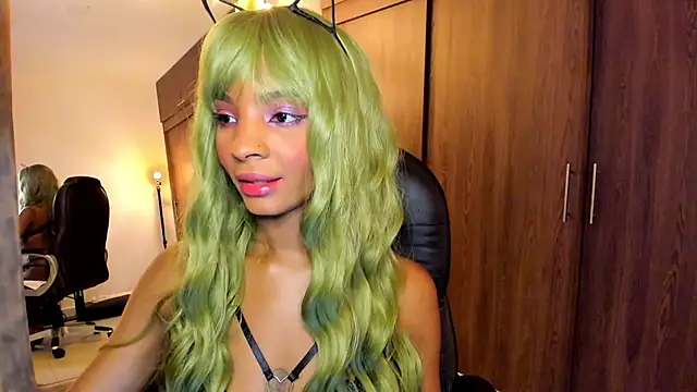 alikahouston4 online show from 10-19-25, 03:29