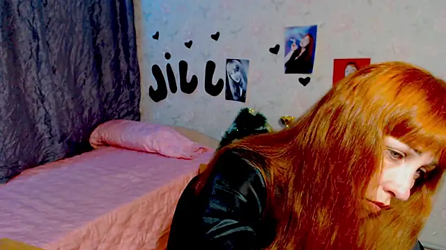 Snapshot of JillStevens chatting on 03-10-25, 04:28 JillStevens online show from 03-10-25, 04:28