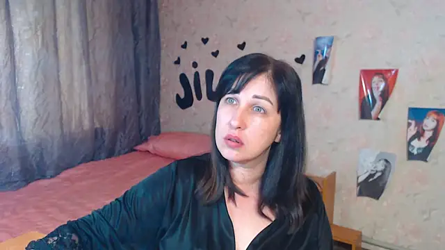 Snapshot of JillStevens chatting on 09-18-25, 11:45 JillStevens online show from 09-18-25, 11:45