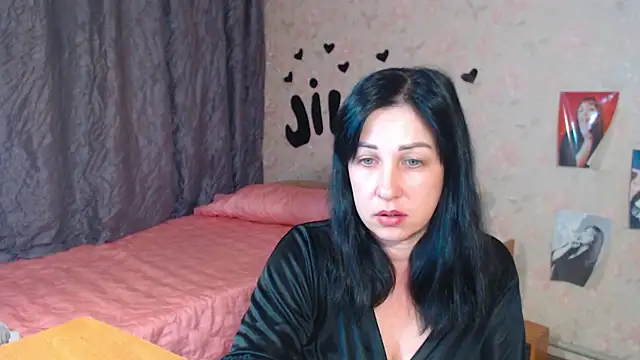 Snapshot of JillStevens chatting on 10-05-25, 01:53 JillStevens online show from 10-05-25, 01:53