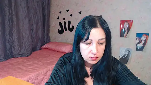 Snapshot of JillStevens chatting on 10-19-25, 02:34 JillStevens online show from 10-19-25, 02:34