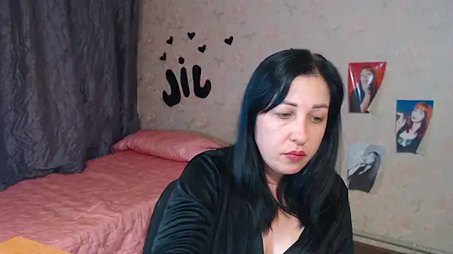 Snapshot of JillStevens chatting on 10-19-25, 03:56 JillStevens online show from 10-19-25, 03:56