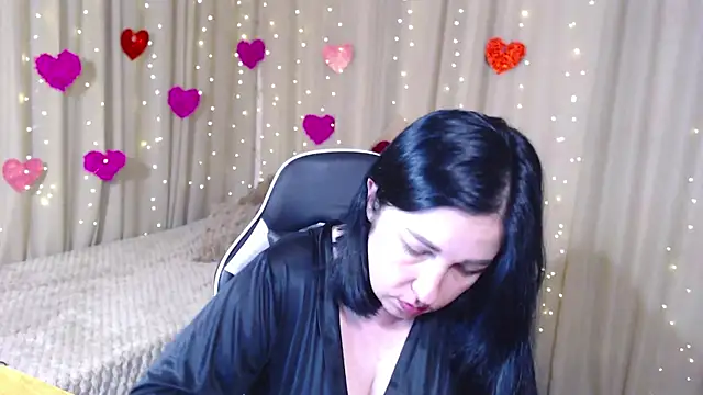 Snapshot of JillStevens chatting on 05-21-26, 12:23 JillStevens online show from 05-21-26, 12:23