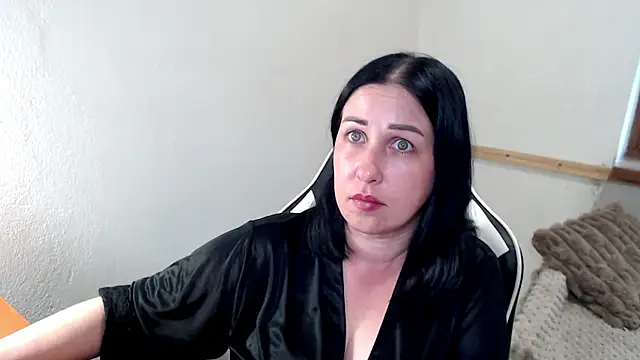 Snapshot of JillStevens chatting on 06-02-26, 02:30 JillStevens online show from 06-02-26, 02:30