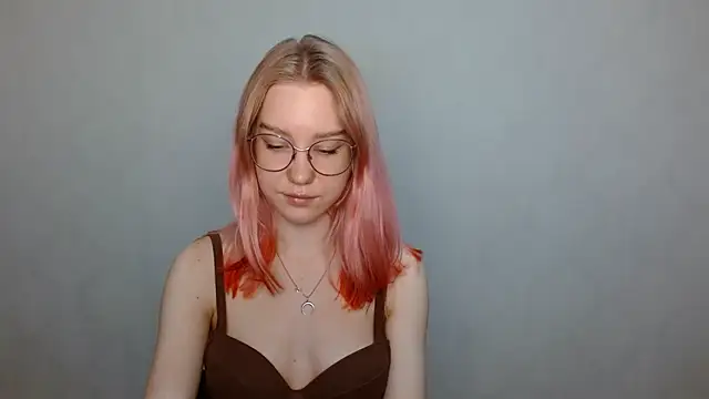 Snapshot of cindi_hot chatting on 12-08-24, 08:09 cindi hot online show from 12-08-24, 08:09