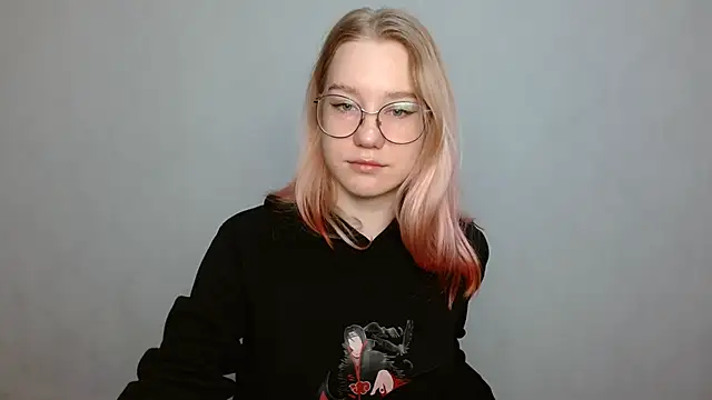 Snapshot of cindi_hot chatting on 12-24-24, 08:55 cindi hot online show from 12-24-24, 08:55