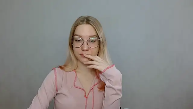 Snapshot of cindi_hot chatting on 01-19-25, 09:33 cindi hot online show from 01-19-25, 09:33