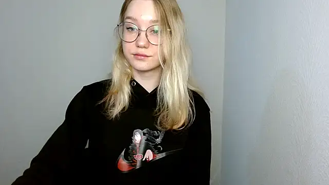 Snapshot of cindi_hot chatting on 03-20-25, 11:16 cindi hot online show from 03-20-25, 11:16