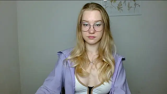 Snapshot of cindi_hot chatting on 10-08-25, 09:40 cindi hot online show from 10-08-25, 09:40