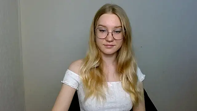 cindi hot online show from 11-24-25, 03:23