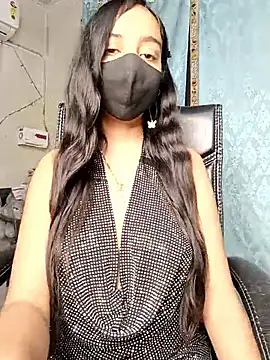 Snapshot of Parinaaz18 chatting on 12-15-25, 01:48 Parinaaz18 online show from 12-15-25, 01:48