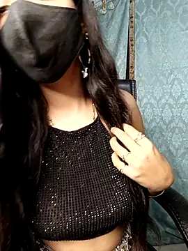 Snapshot of Parinaaz18 chatting on 12-18-25, 02:17 Parinaaz18 online show from 12-18-25, 02:17