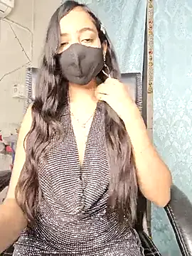 Snapshot of Parinaaz18 chatting on 12-19-25, 01:45 Parinaaz18 online show from 12-19-25, 01:45