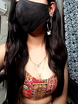 Snapshot of Parinaaz18 chatting on 01-06-26, 01:15 Parinaaz18 online show from 01-06-26, 01:15