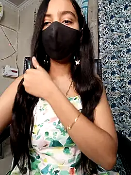 Snapshot of Parinaaz18 chatting on 02-04-26, 01:44 Parinaaz18 online show from 02-04-26, 01:44