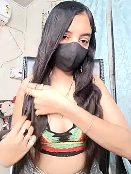 Snapshot of Parinaaz18 chatting on 02-20-26, 01:57 Parinaaz18 online show from 02-20-26, 01:57