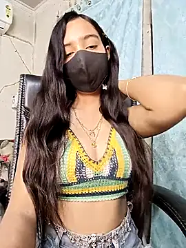 Snapshot of Parinaaz18 chatting on 02-27-26, 01:05 Parinaaz18 online show from 02-27-26, 01:05