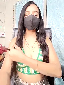 Snapshot of Parinaaz18 chatting on 03-05-26, 01:23 Parinaaz18 online show from 03-05-26, 01:23