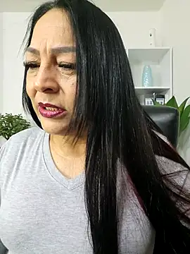 Snapshot of Gina_Myers chatting on 05-10-26, 03:44 Gina Myers online show from 05-10-26, 03:44