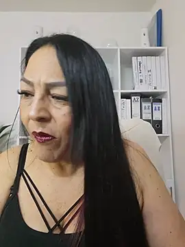 Snapshot of Gina_Myers chatting on 05-15-26, 04:19 Gina Myers online show from 05-15-26, 04:19