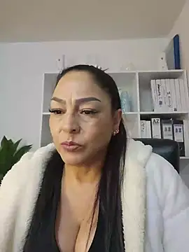 Snapshot of Gina_Myers chatting on 05-16-26, 03:36 Gina Myers online show from 05-16-26, 03:36