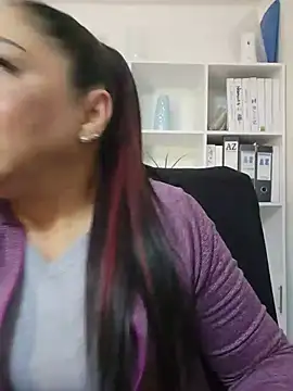 Snapshot of Gina_Myers chatting on 06-02-26, 03:52 Gina Myers online show from 06-02-26, 03:52