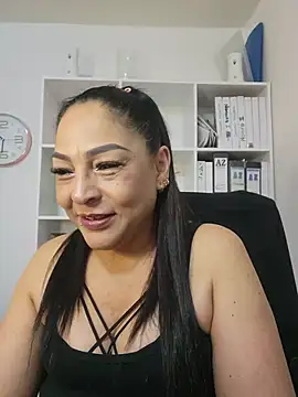 Snapshot of Gina_Myers chatting on 06-07-26, 03:32 Gina Myers online show from 06-07-26, 03:32