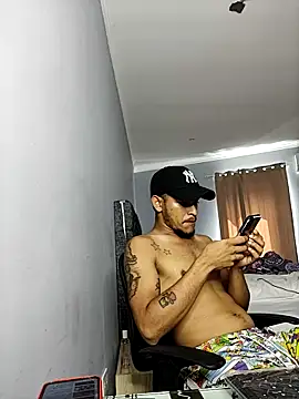 sexylatino22 online show from 12-31-24, 04:46