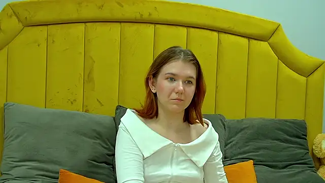 LessySmith online show from 10-21-25, 04:24