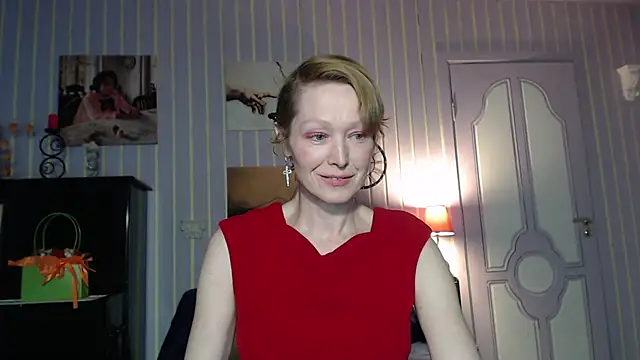 Snapshot of Marquise555 chatting on 04-17-26, 03:48 Marquise555 online show from 04-17-26, 03:48