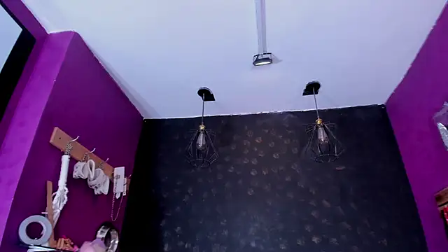 Snapshot of Alexa_Slave chatting on 10-21-25, 07:25 Alexa Slave online show from 10-21-25, 07:25