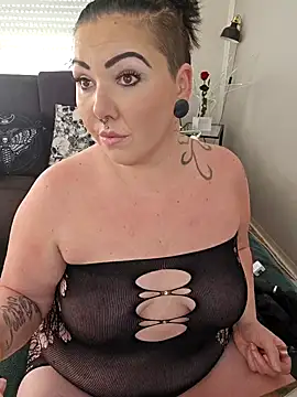 Snapshot of -BonnieBlack- chatting on 02-03-25, 10:58 -BonnieBlack- online show from 02-03-25, 10:58