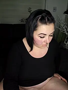 Snapshot of -BonnieBlack- chatting on 02-05-25, 08:25 -BonnieBlack- online show from 02-05-25, 08:25