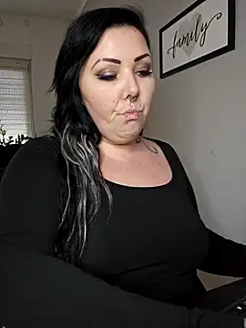 Snapshot of -BonnieBlack- chatting on 02-19-25, 08:33 -BonnieBlack- online show from 02-19-25, 08:33