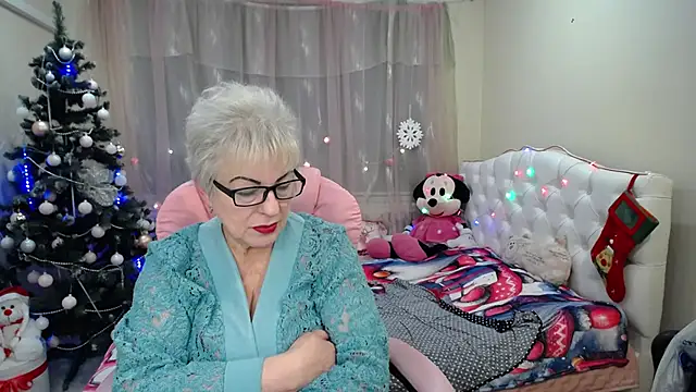 Snapshot of KayleSmoll chatting on 01-16-25, 04:17 KayleSmoll online show from 01-16-25, 04:17