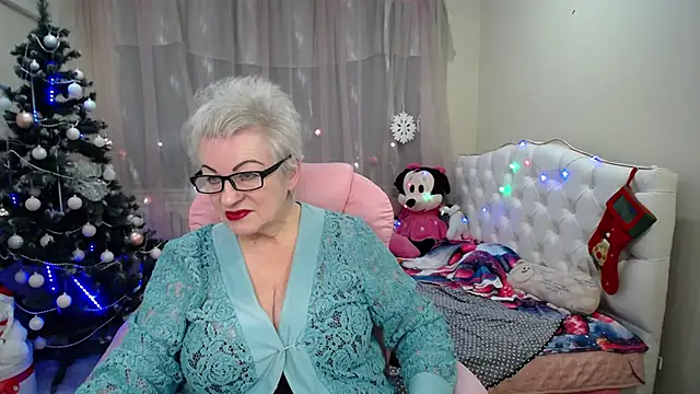 Snapshot of KayleSmoll chatting on 01-21-25, 10:19 KayleSmoll online show from 01-21-25, 10:19