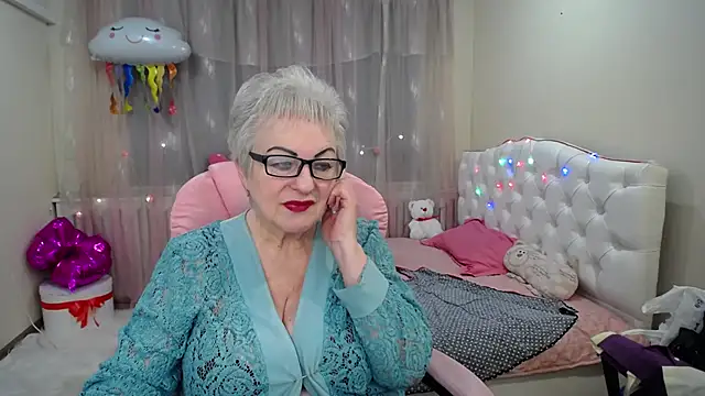 Snapshot of KayleSmoll chatting on 01-30-25, 01:33 KayleSmoll online show from 01-30-25, 01:33